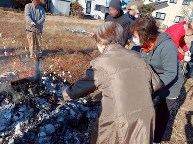 どんど焼き (1).jpg